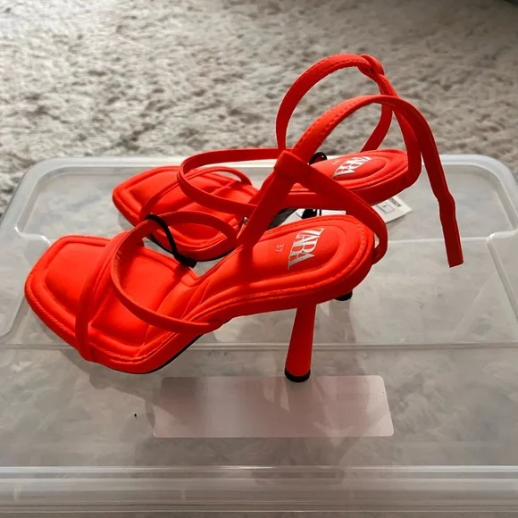 Zara Red Heels Elegant Statement Shoes - Picture 3 of 4